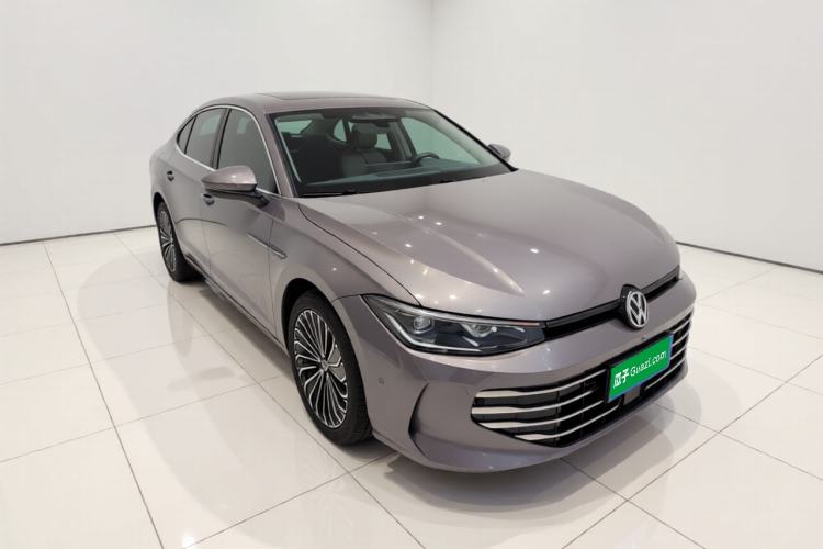 Used Volkswagen Passat 2025 Pro 380TSI Dragon Supreme Edition Front Right 45 Deg
