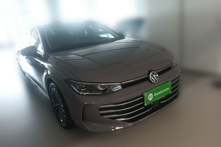 Used Volkswagen Passat 2025 Pro 380TSI Dragon Supreme Edition Front Right 45 Deg