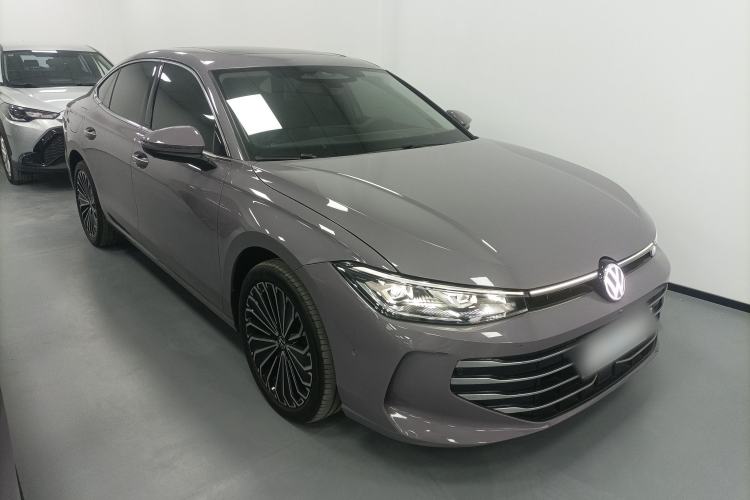 Used Volkswagen Passat 2025 Pro 380TSI Dragon Supreme Edition Front Right 45 Deg