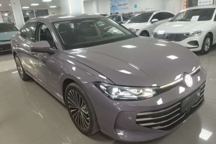 Used Volkswagen Passat 2025 Pro 380TSI Dragon Supreme Edition Front Right 45 Deg
