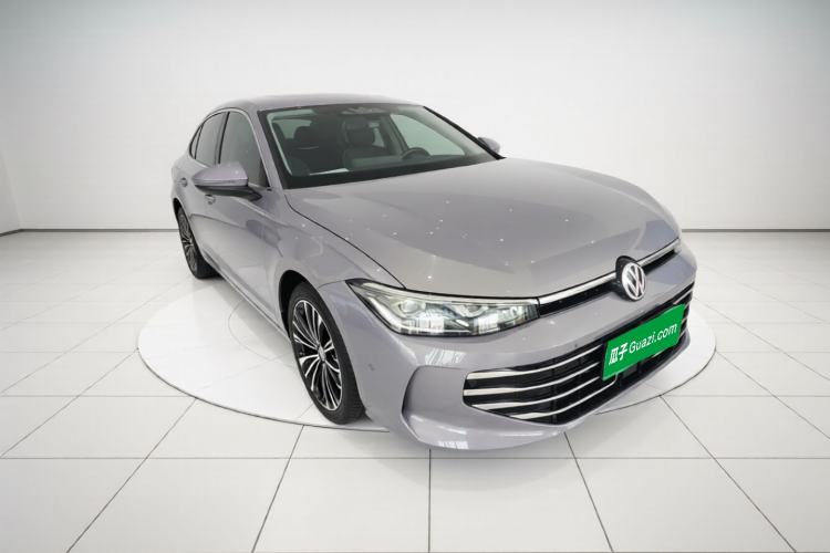 Used Volkswagen Passat 2025 Pro 380TSI Dragon Supreme Edition Front Right 45 Deg