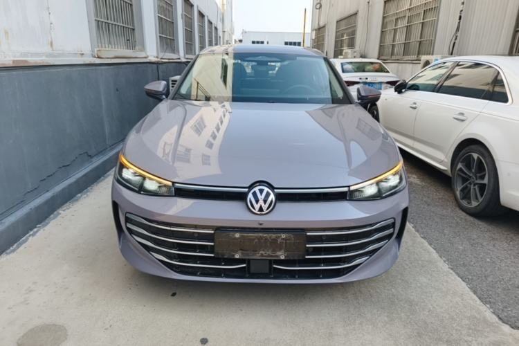 Used Volkswagen Passat 2025 Pro 380TSI Dragon Supreme Edition Front