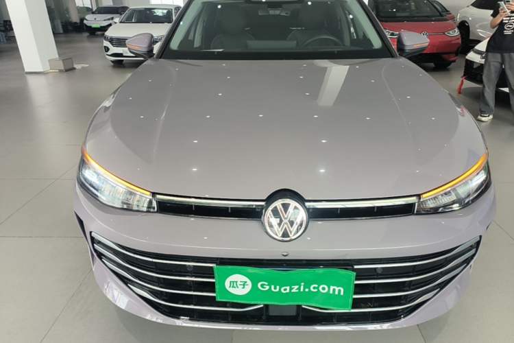 Used Volkswagen Passat 2025 Pro 380TSI Dragon Supreme Edition Front