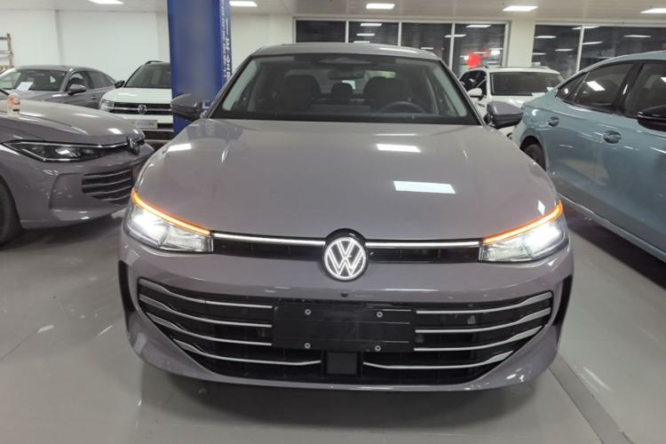 Used Volkswagen Passat 2025 Pro 380TSI Dragon Supreme Edition Front