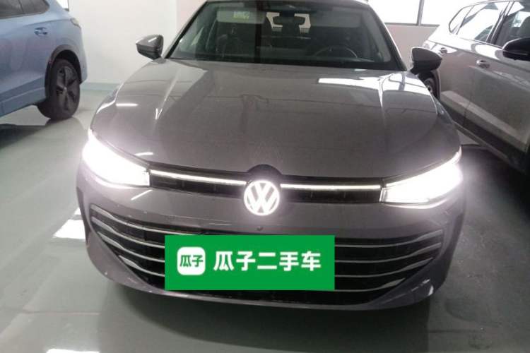 Used Volkswagen Passat 2025 Pro 380TSI Dragon Supreme Edition Front