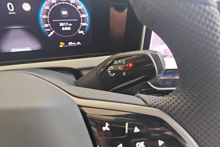Used Volkswagen Passat 2025 Pro 380TSI Dragon Supreme Edition Gear Lever