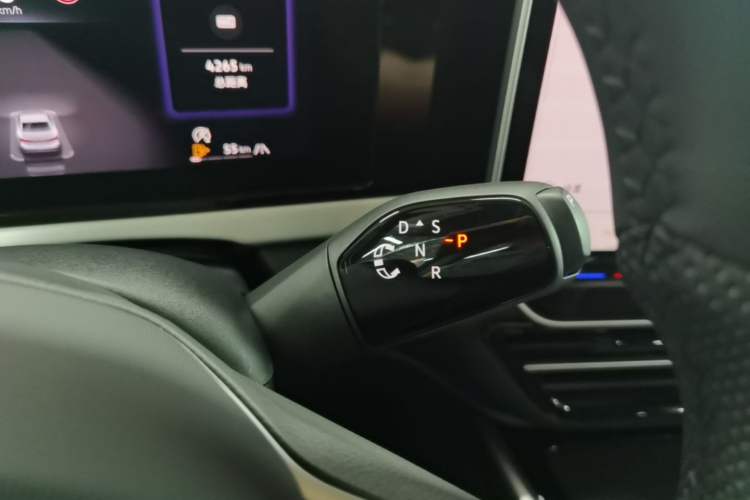 Used Volkswagen Passat 2025 Pro 380TSI Dragon Supreme Edition Gear Lever