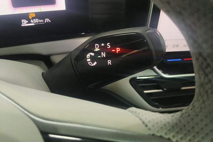 Used Volkswagen Passat 2025 Pro 380TSI Dragon Glory Edition Gear Lever