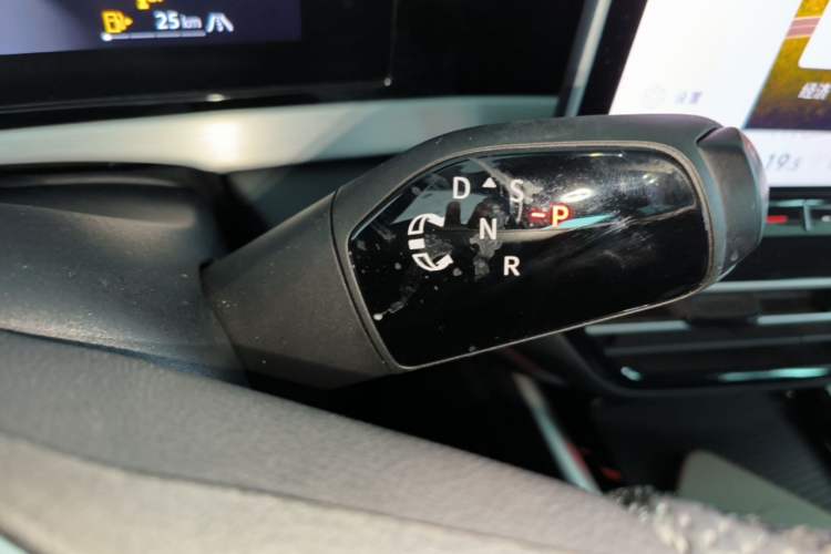 Used Volkswagen Passat 2025 Pro 380TSI Dragon Supreme Edition Gear Lever