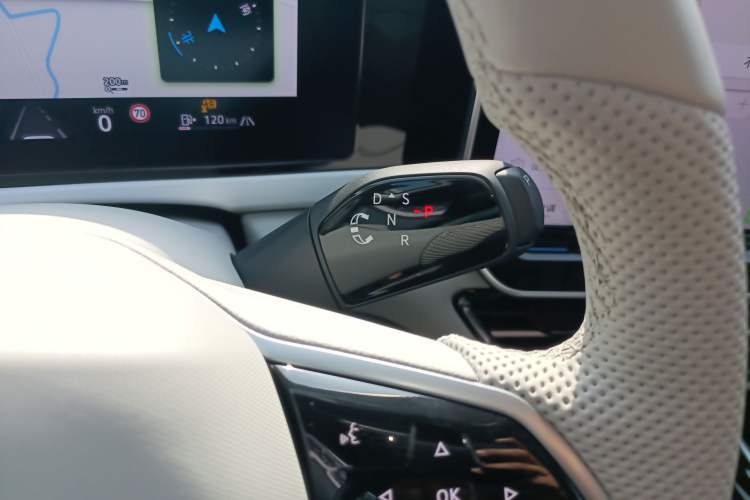 Used Volkswagen Passat 2025 Pro 380TSI Dragon Supreme Edition Gear Lever