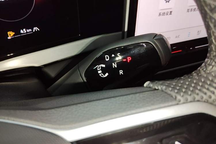 Used Volkswagen Passat 2025 Pro 380TSI Dragon Supreme Edition Gear Lever