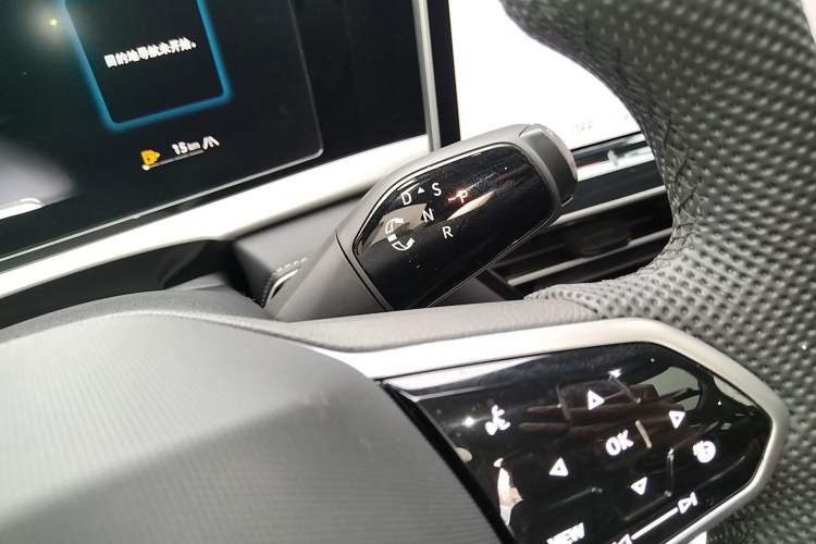 Used Volkswagen Passat 2025 Pro 380TSI Dragon Supreme Edition Gear Lever