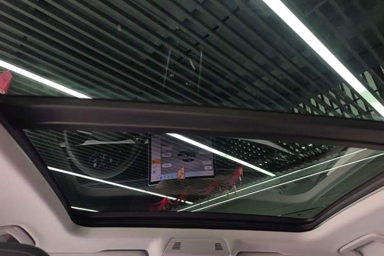 Used Volkswagen Passat 2025 Pro 380TSI Dragon Supreme Edition Headliner