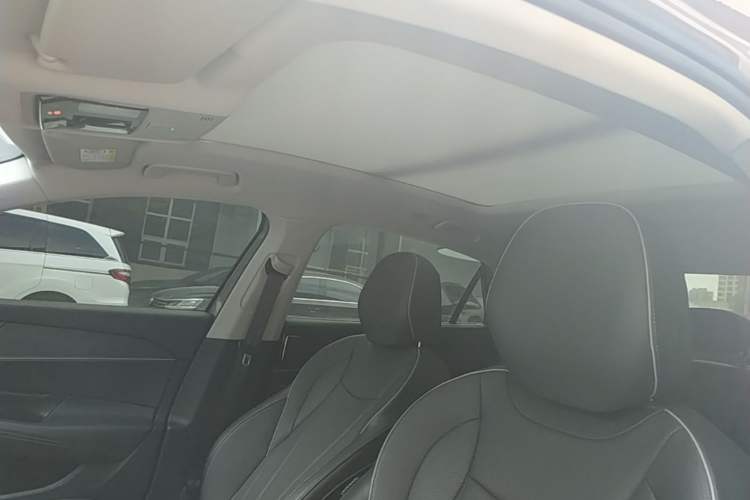 Used Volkswagen Passat 2025 Pro 380TSI Dragon Supreme Edition Headliner