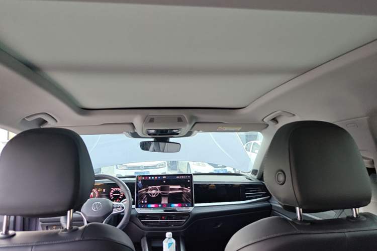 Used Volkswagen Passat 2025 Pro 380TSI Dragon Supreme Edition Headliner