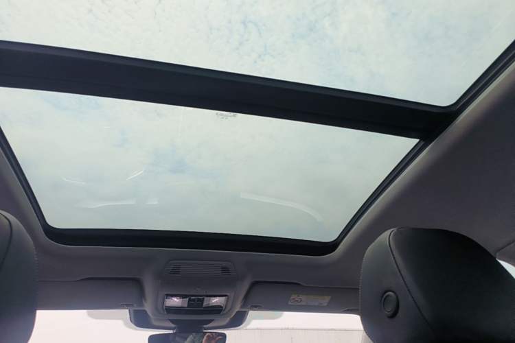Used Volkswagen Passat 2025 Pro 380TSI Dragon Supreme Edition Headliner