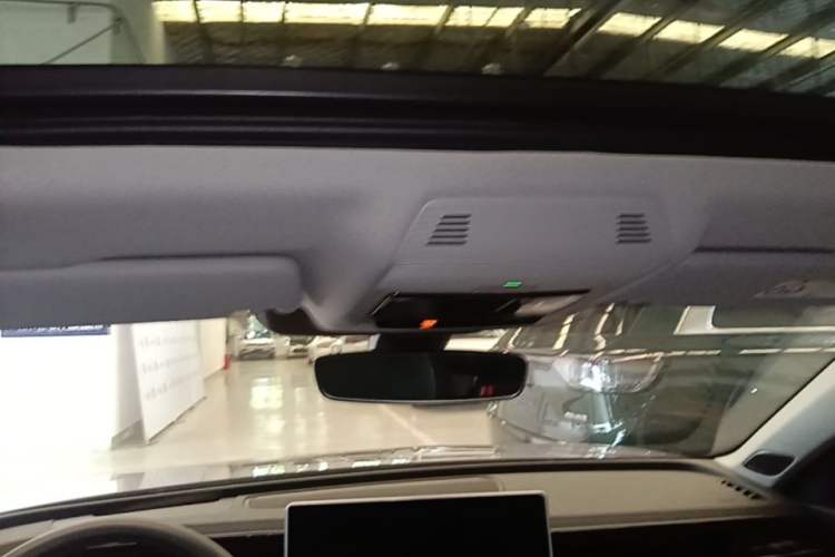 Used Volkswagen Passat 2025 Pro 380TSI Dragon Supreme Edition Headliner