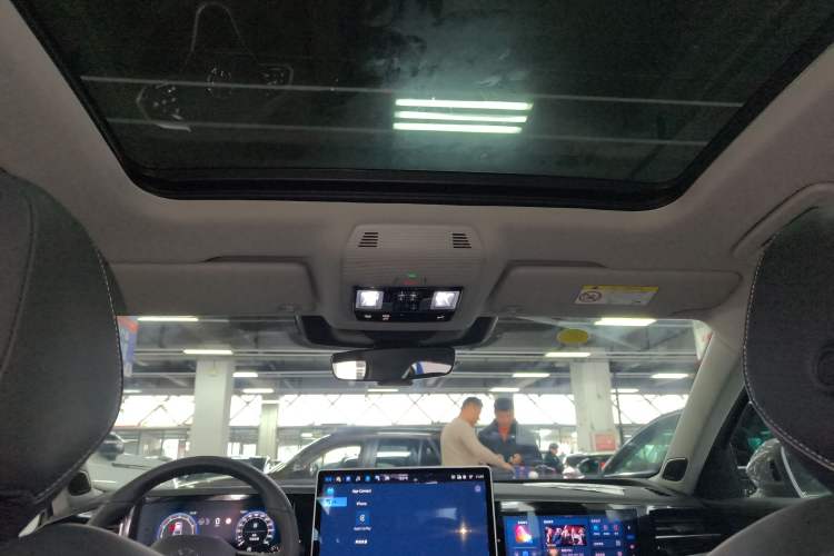 Used Volkswagen Passat 2025 Pro 380TSI Dragon Supreme Edition Headliner