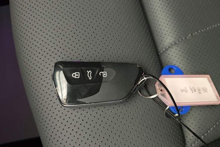 Used Volkswagen Passat 2025 Pro 380TSI Dragon Supreme Edition Interior 1