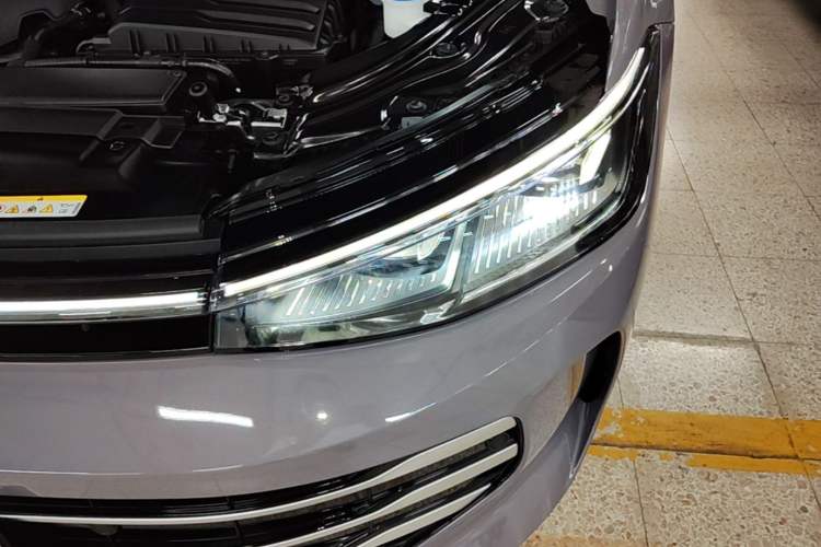 Used Volkswagen Passat 2025 Pro 380TSI Dragon Supreme Edition Left Front Headlight