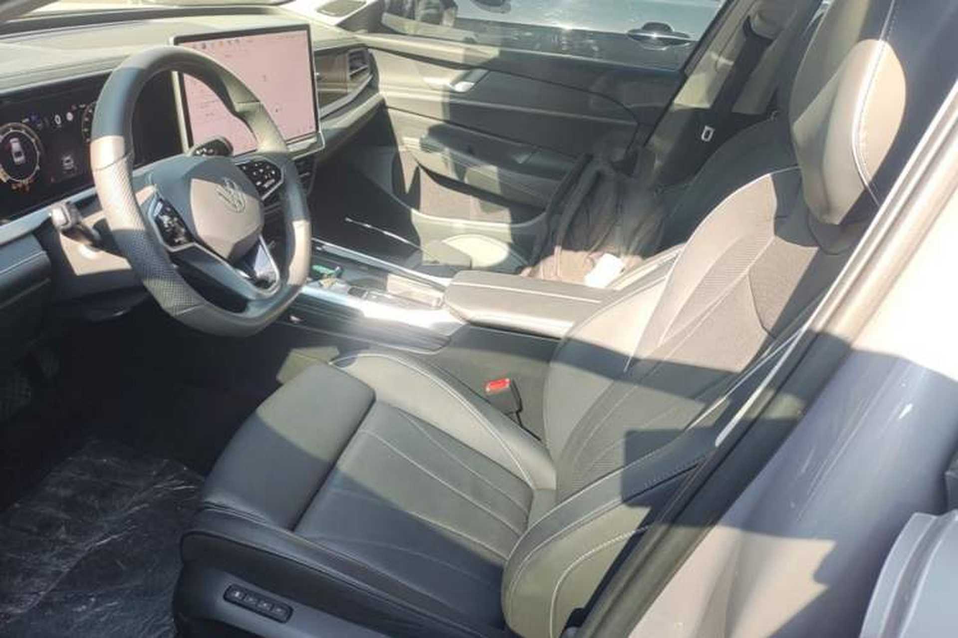 Used Volkswagen Passat 2025 Pro 380TSI Dragon Supreme Edition Left Front Seat