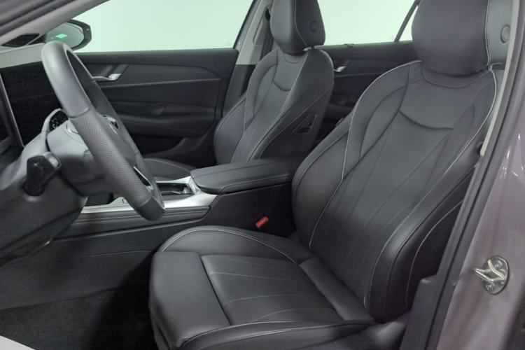 Used Volkswagen Passat 2025 Pro 380TSI Dragon Supreme Edition Left Front Seat