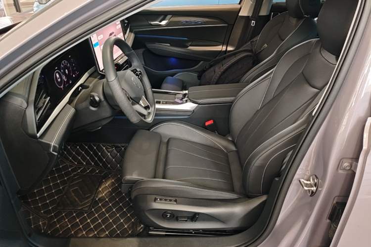Used Volkswagen Passat 2025 Pro 380TSI Dragon Supreme Edition Left Front Seat