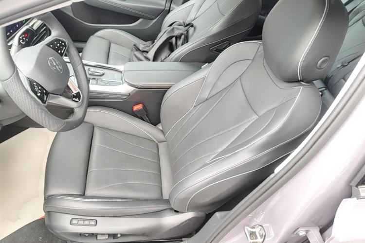 Used Volkswagen Passat 2025 Pro 380TSI Dragon Supreme Edition Left Front Seat