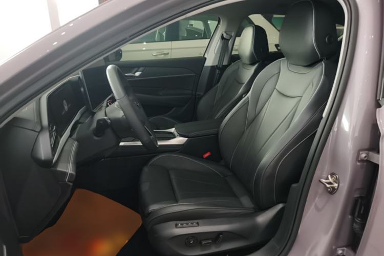 Used Volkswagen Passat 2025 Pro 380TSI Dragon Supreme Edition Left Front Seat