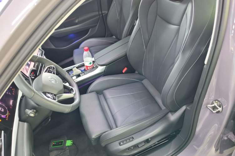 Used Volkswagen Passat 2025 Pro 380TSI Dragon Supreme Edition Left Front Seat