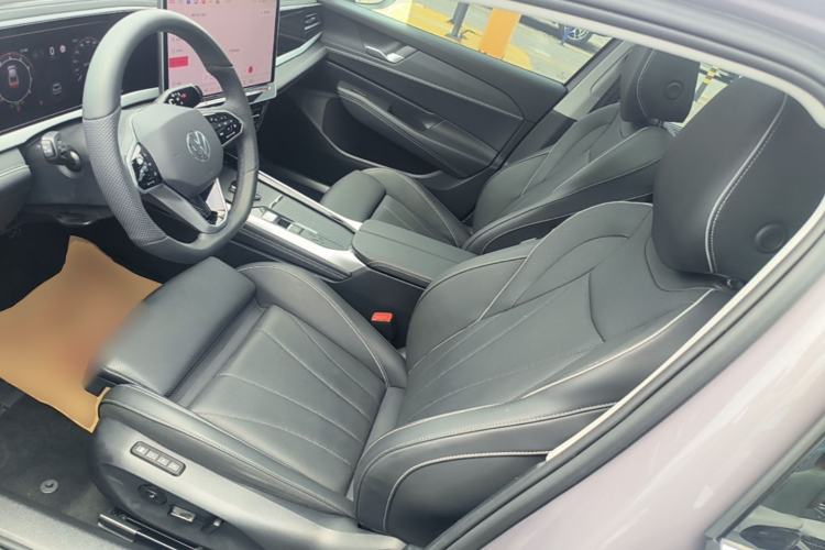 Used Volkswagen Passat 2025 Pro 380TSI Dragon Supreme Edition Left Front Seat