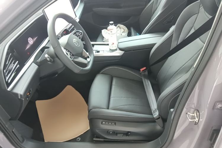 Used Volkswagen Passat 2025 Pro 380TSI Dragon Supreme Edition Left Front Seat