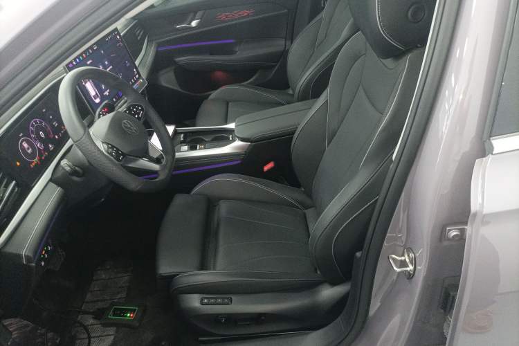 Used Volkswagen Passat 2025 Pro 380TSI Dragon Supreme Edition Left Front Seat