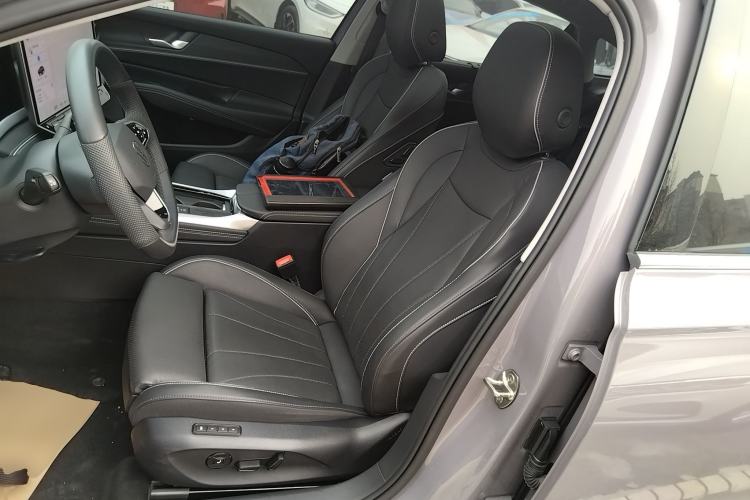 Used Volkswagen Passat 2025 Pro 380TSI Dragon Supreme Edition Left Front Seat