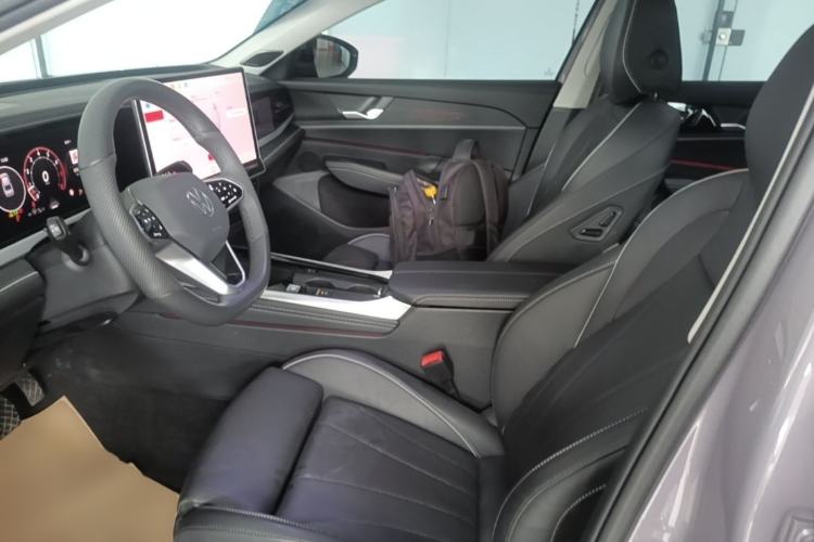 Used Volkswagen Passat 2025 Pro 380TSI Dragon Supreme Edition Left Front Seat