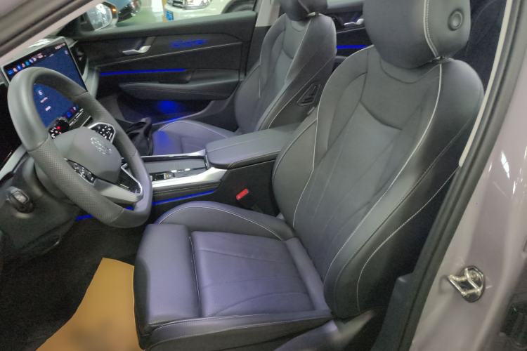Used Volkswagen Passat 2025 Pro 380TSI Dragon Supreme Edition Left Front Seat