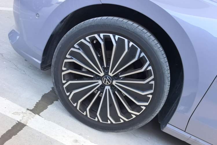 Used Volkswagen Passat 2025 Pro 380TSI Dragon Supreme Edition Left Front Wheel Hub