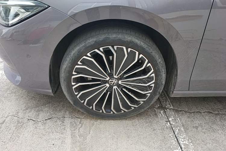 Used Volkswagen Passat 2025 Pro 380TSI Dragon Supreme Edition Left Front Wheel Hub