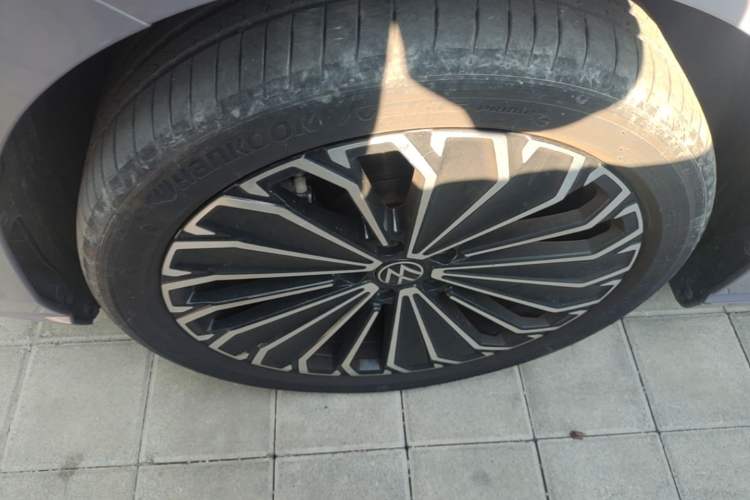 Used Volkswagen Passat 2025 Pro 380TSI Dragon Supreme Edition Left Front Wheel Hub