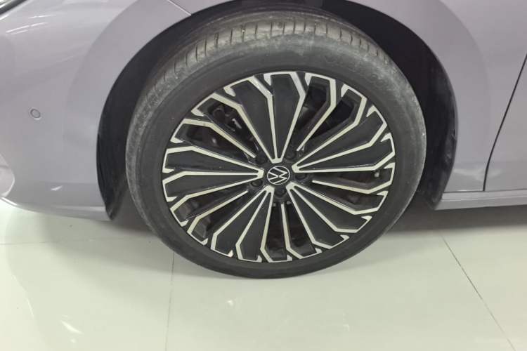 Used Volkswagen Passat 2025 Pro 380TSI Dragon Supreme Edition Left Front Wheel Hub