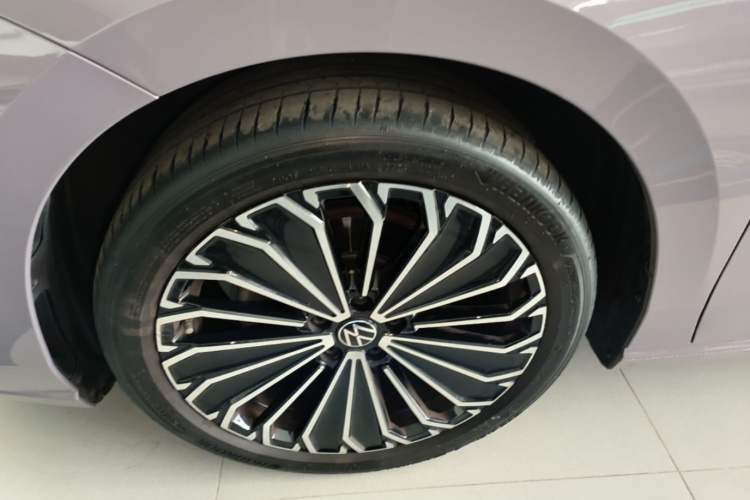 Used Volkswagen Passat 2025 Pro 380TSI Dragon Supreme Edition Left Front Wheel Hub