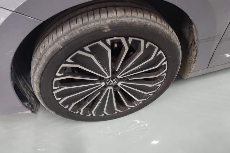 Used Volkswagen Passat 2025 Pro 380TSI Dragon Supreme Edition Left Front Wheel Hub