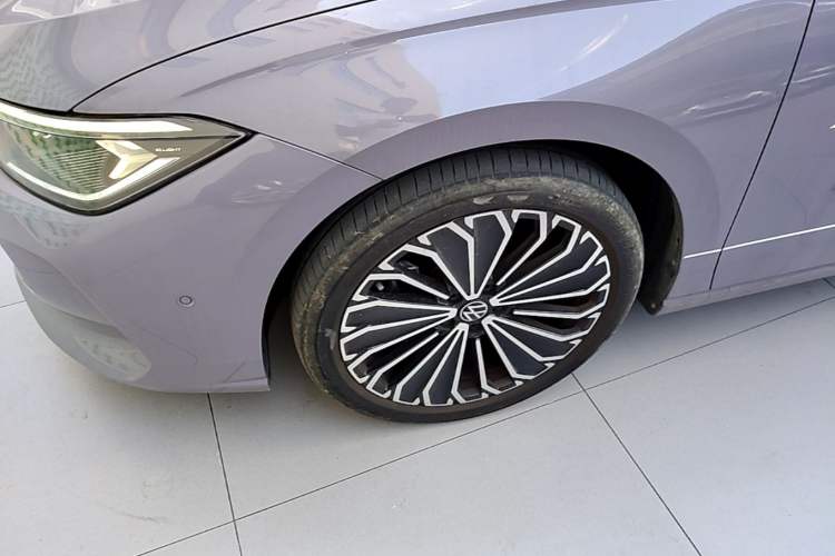 Used Volkswagen Passat 2025 Pro 380TSI Dragon Supreme Edition Left Front Wheel Hub