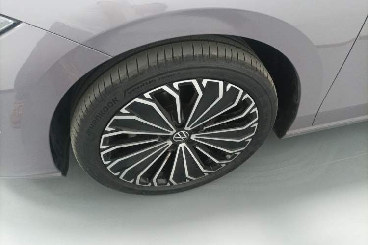 Used Volkswagen Passat 2025 Pro 380TSI Dragon Supreme Edition Left Front Wheel Hub