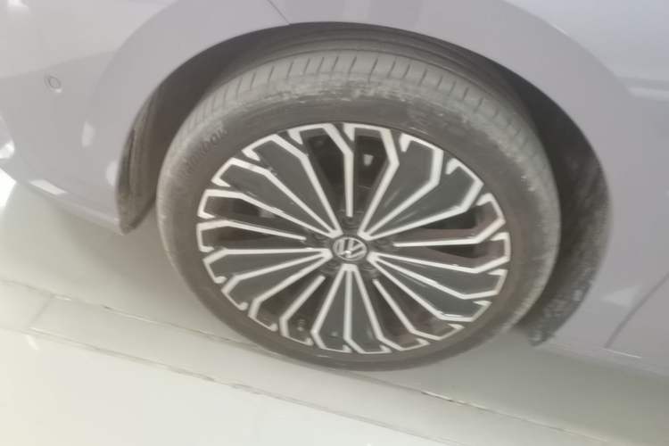 Used Volkswagen Passat 2025 Pro 380TSI Dragon Supreme Edition Left Front Wheel Hub