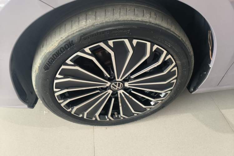 Used Volkswagen Passat 2025 Pro 380TSI Dragon Supreme Edition Left Front Wheel Hub