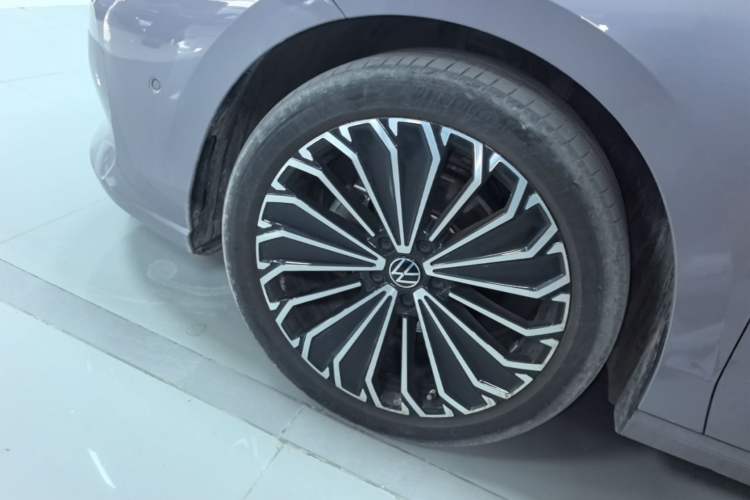 Used Volkswagen Passat 2025 Pro 380TSI Dragon Supreme Edition Left Front Wheel Hub