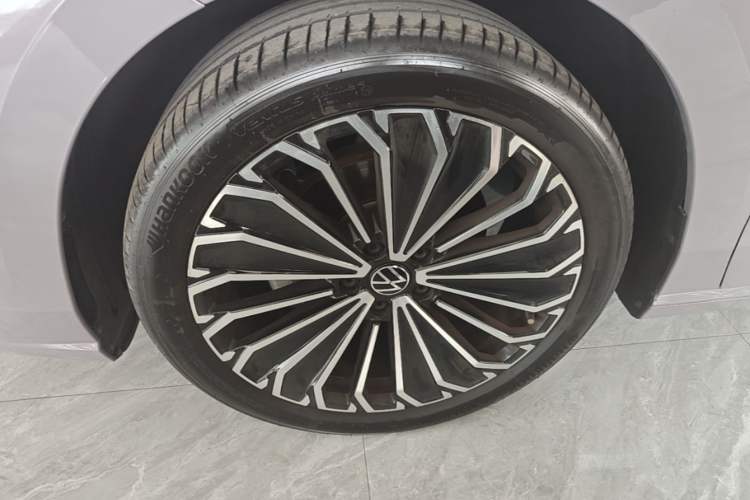 Used Volkswagen Passat 2025 Pro 380TSI Dragon Supreme Edition Left Front Wheel Hub