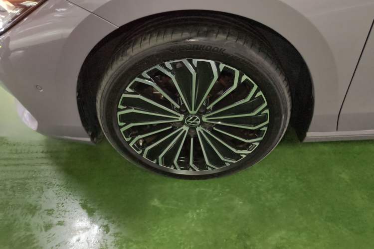 Used Volkswagen Passat 2025 Pro 380TSI Dragon Supreme Edition Left Front Wheel Hub