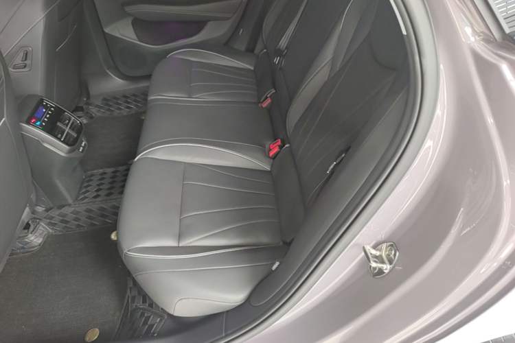 Used Volkswagen Passat 2025 Pro 380TSI Dragon Supreme Edition Left Rear Seat